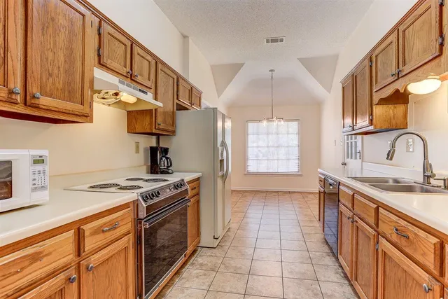 $285,000 | 948 Waif Woods Cove, Memphis, TN 38018