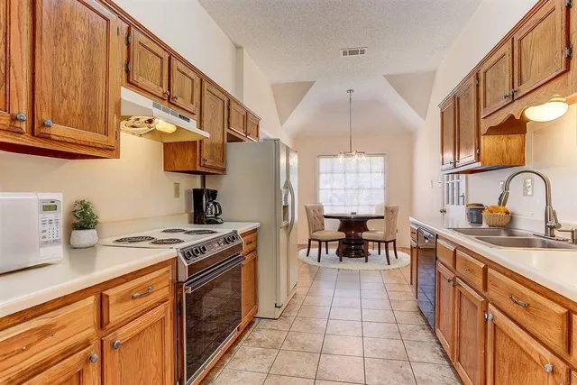 $285,000 | 948 Waif Woods Cove, Memphis, TN 38018