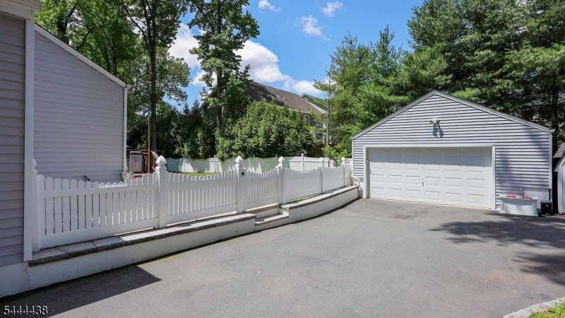 2263 Hill Road Scotch Plains, NJ 07076 - Photo 32 of 50