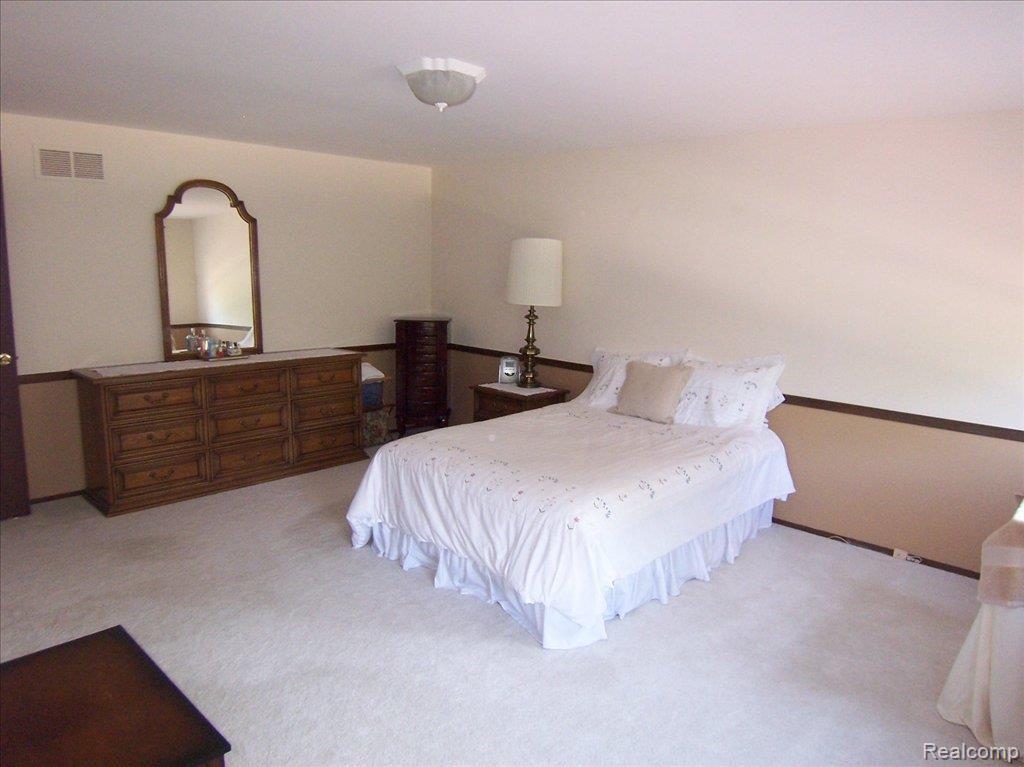 1450 Antler Court Rochester, MI 48309 - Photo 14 of 25 Master Bedroom