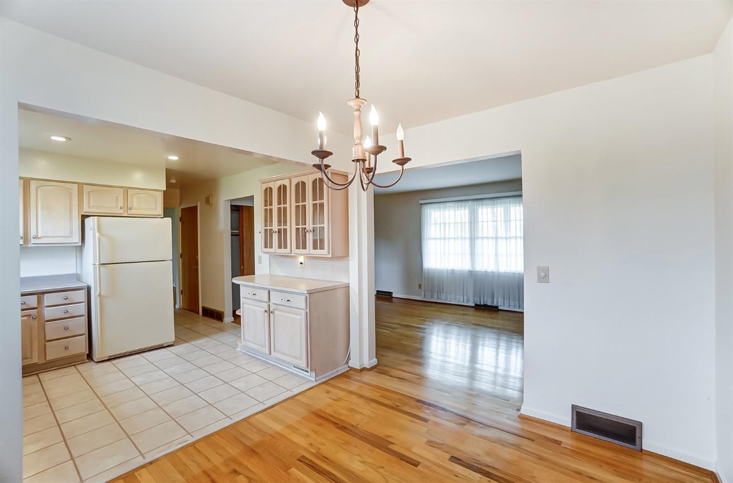 2413 South Road Cincinnati, OH 45233 - Photo 5 of 24 Gallery Image 5