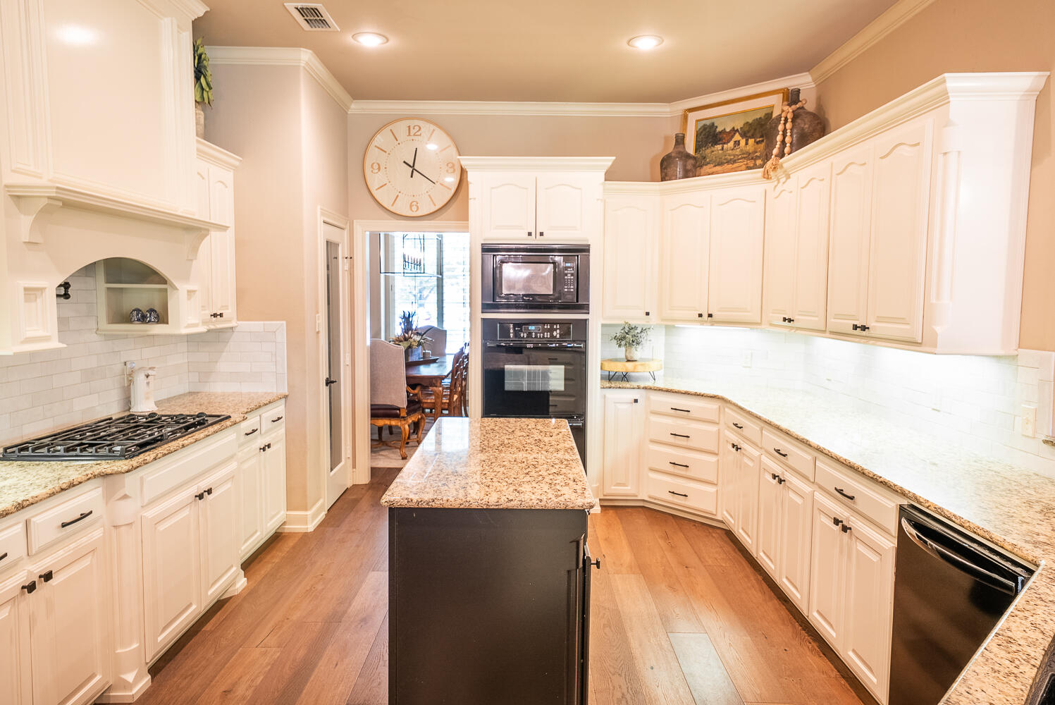 6005 90th Street Lubbock, TX 79424 - Photo 4 of 25 DSC01430