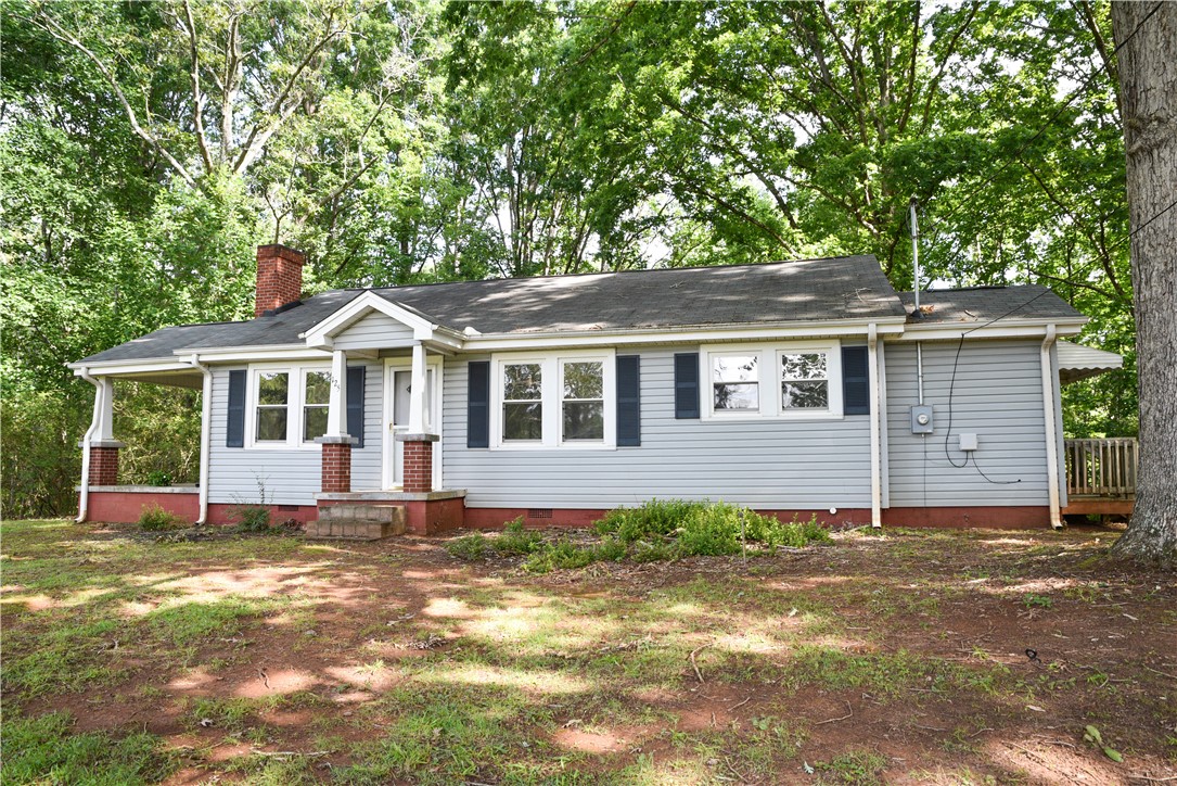 125 Indian Oaks Road Seneca, SC 29672 - Photo 4 of 26 Gallery Image 4