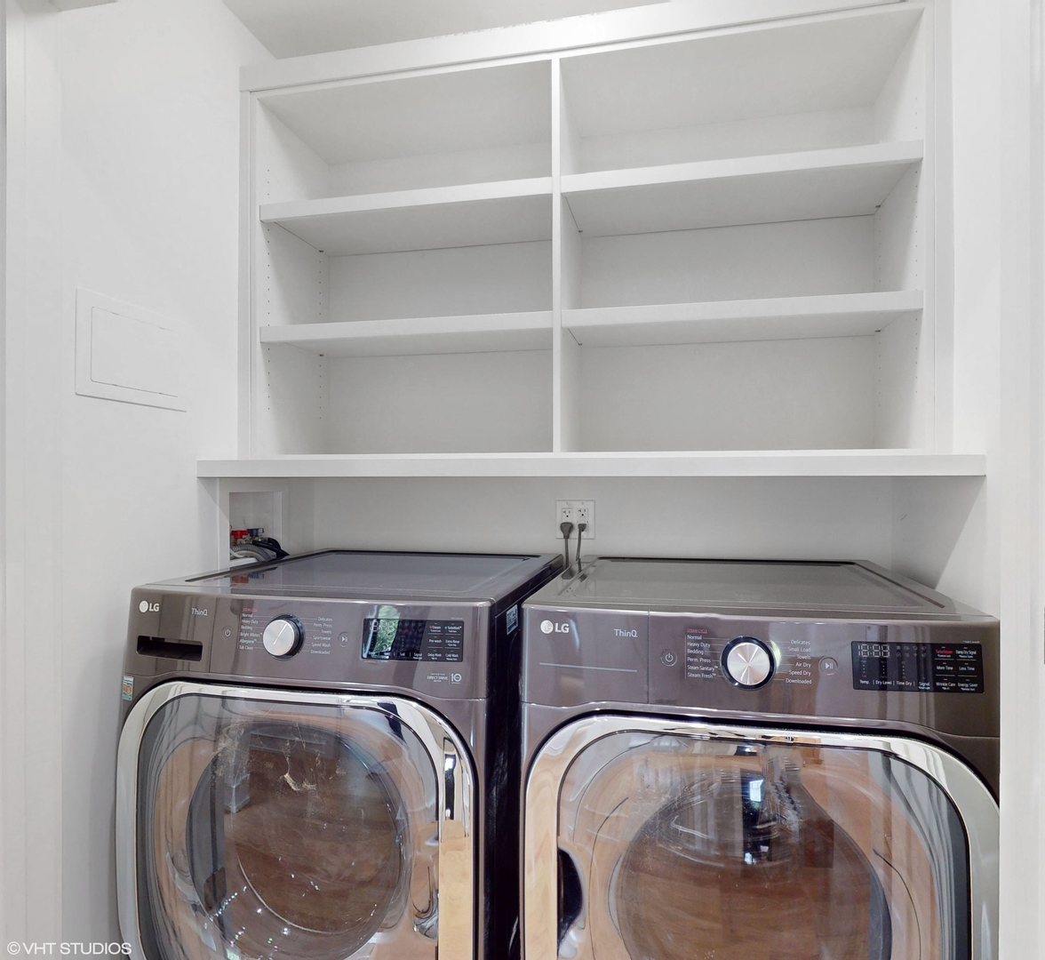 435 North Merrill Street Park Ridge, IL 60068 - Photo 45 of 51 a utility room with washing machine