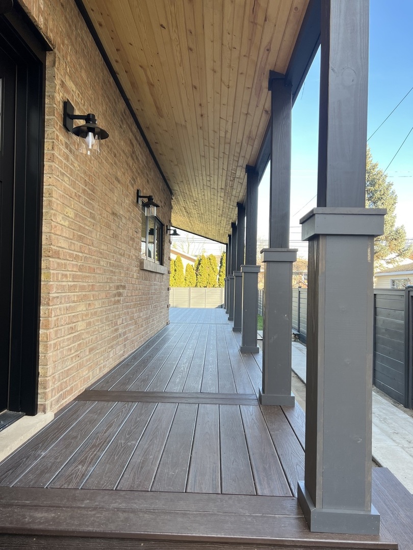 435 North Merrill Street Park Ridge, IL 60068 - Photo 8 of 51 a view of a hallway with wooden floor