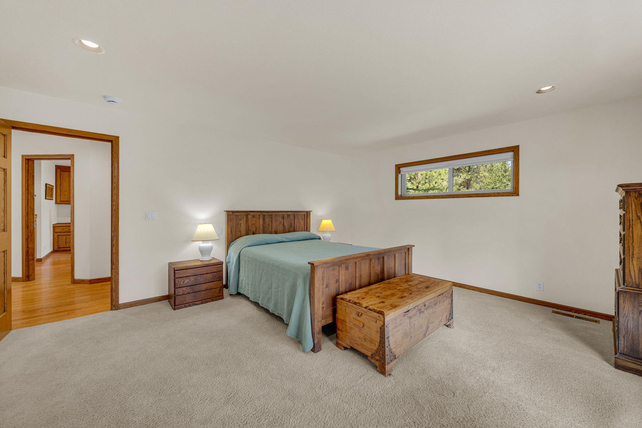60142 West Ridgeview Drive Bend, OR 97702 - Photo 25 of 49 Primary Bedroom
