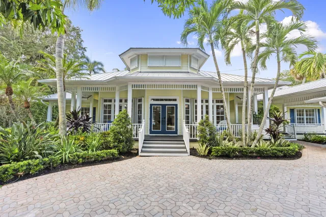 $1,375,000 | 104 Abbie Court, Sewall's Point, FL 34996
