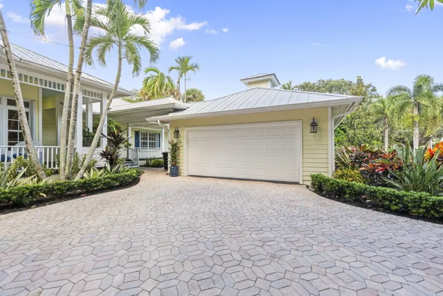 $1,375,000 | 104 Abbie Court, Sewall's Point, FL 34996