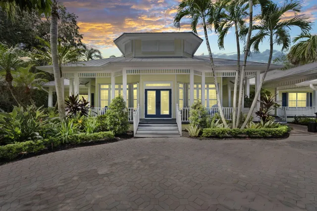 $1,375,000 | 104 Abbie Court, Sewall's Point, FL 34996