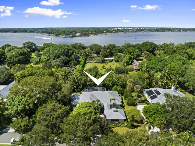 $1,375,000 | 104 Abbie Court, Sewall's Point, FL 34996