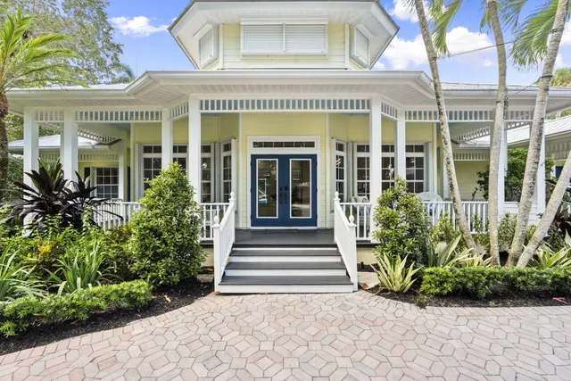 $1,375,000 | 104 Abbie Court, Sewall's Point, FL 34996