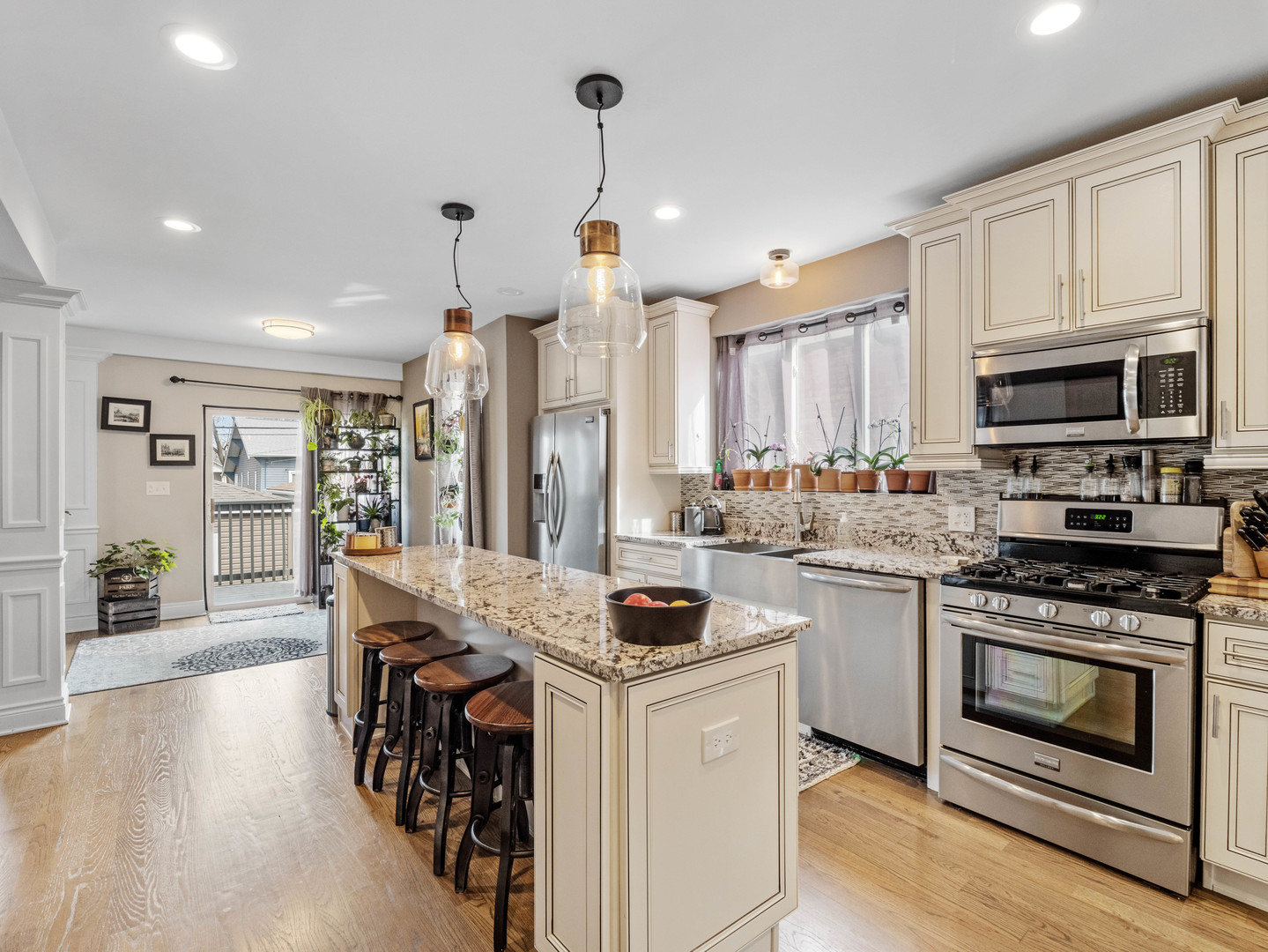 3727 Home Avenue Berwyn, IL 60402 - Photo 8 of 43