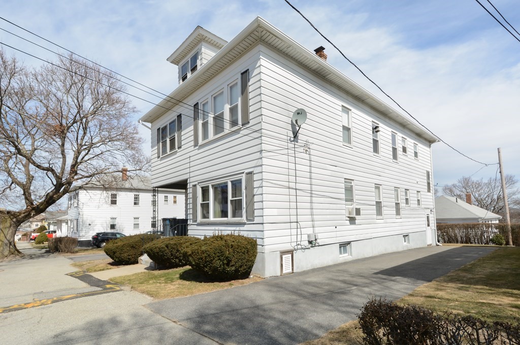 31 Benedict Road Worcester, MA 01604 - Photo 3 of 33 Gallery Image 3