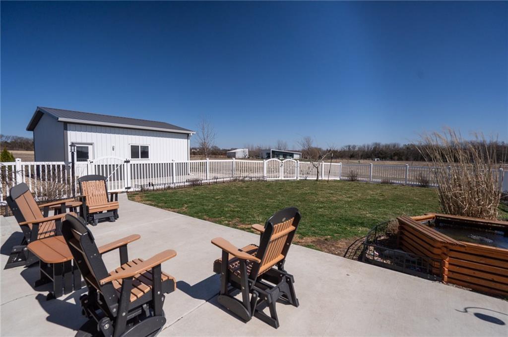 1558 North 450th Road Baldwin City, KS 66006 - Photo 32 of 51