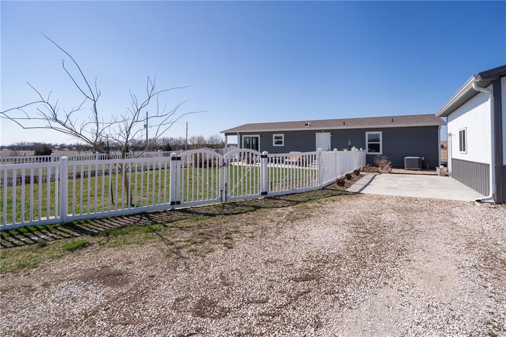 1558 North 450th Road Baldwin City, KS 66006 - Photo 38 of 51