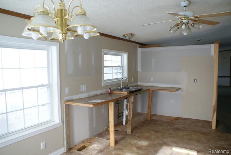 5247 Hollenbeck Road Columbiaville, MI 48421 - Photo 6 of 18 DSC02857.jpg