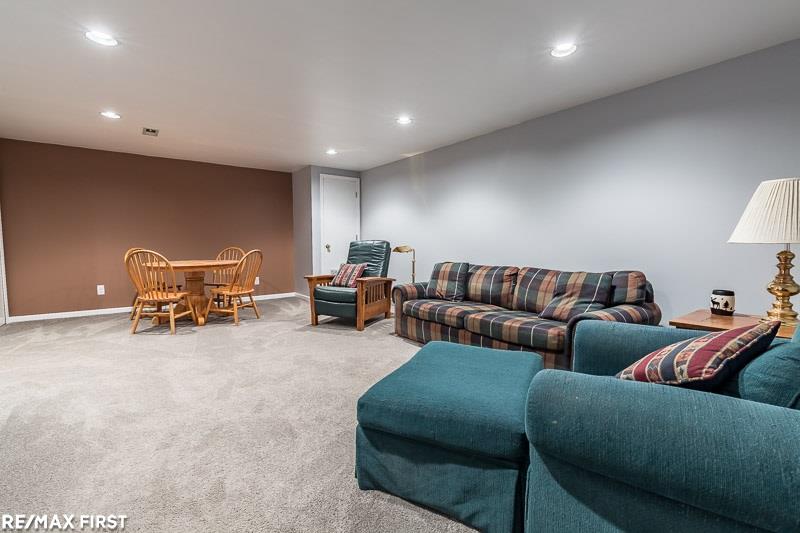 2096 Winchester Road Rochester Hills, MI 48307 - Photo 39 of 49