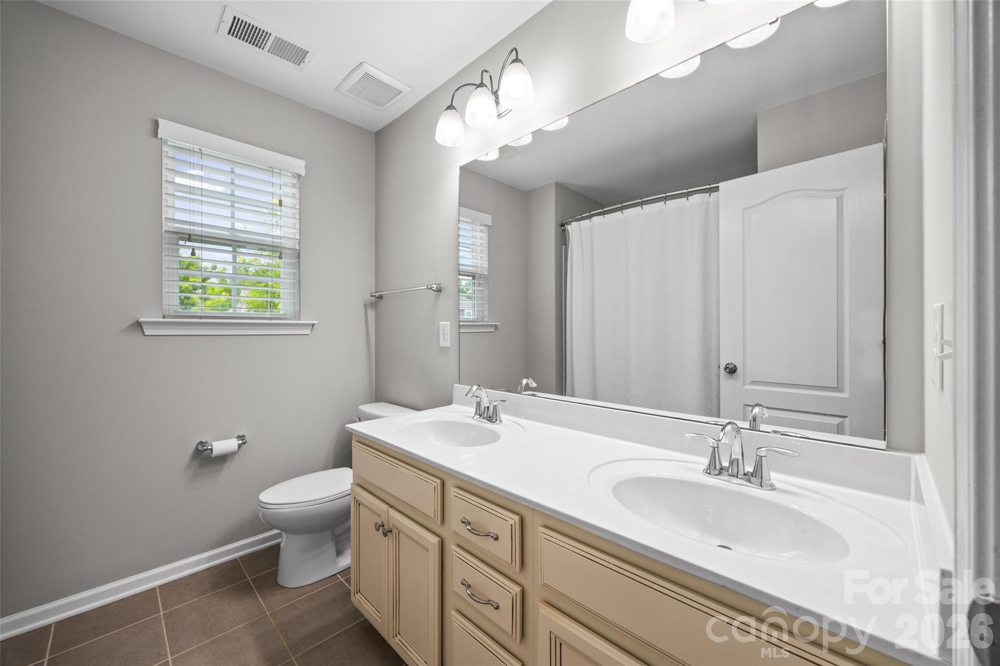 1016 Currituck Way York, SC 29745 - Photo 16 of 36
