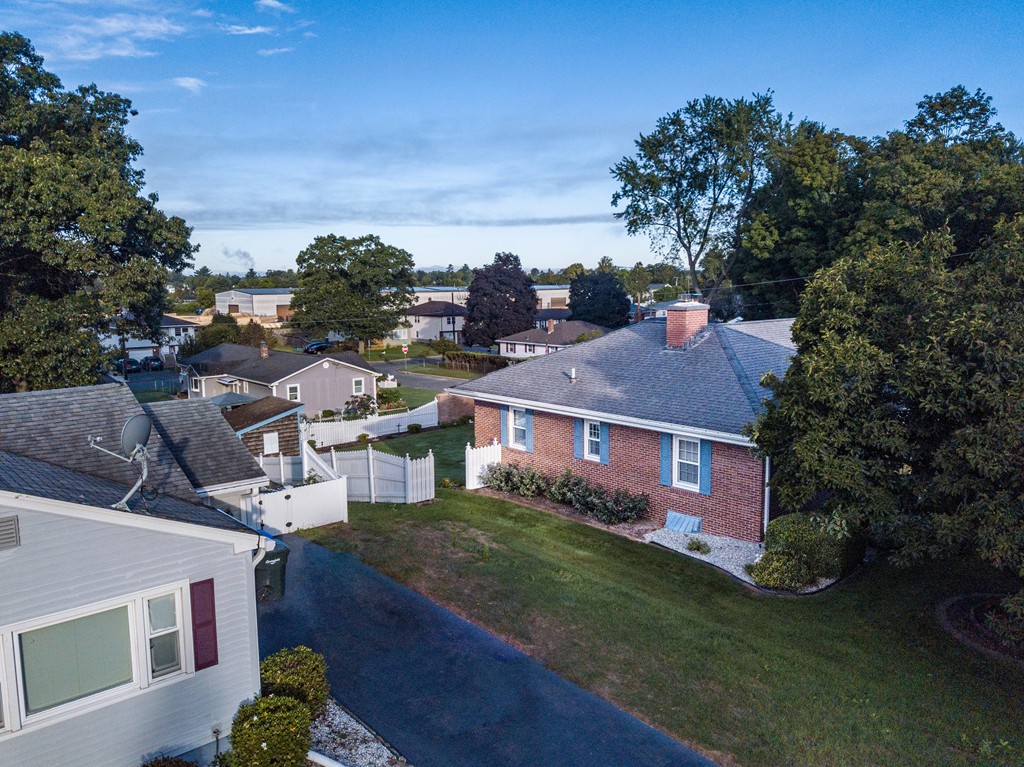 166 Nagle Street Springfield, MA 01151 - Photo 8 of 30 Gallery Image 8