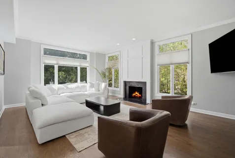 $1,750,000 | 56 Hillburn Lane, North Barrington, IL 60010