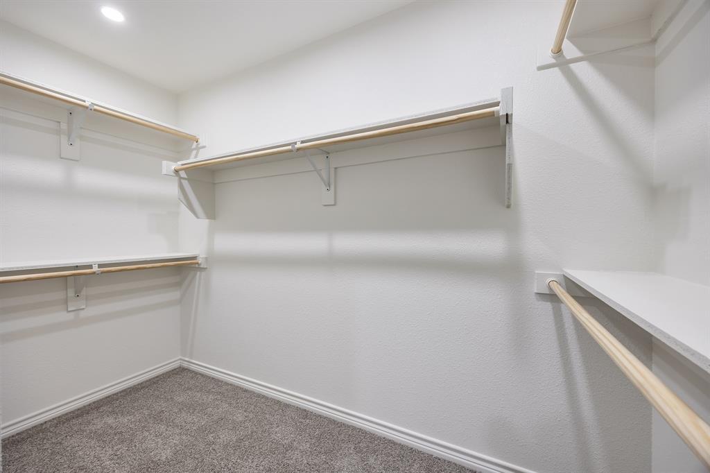 6129 County Road 319B Terrell, TX 75161 - Photo 21 of 32 Primary Closet