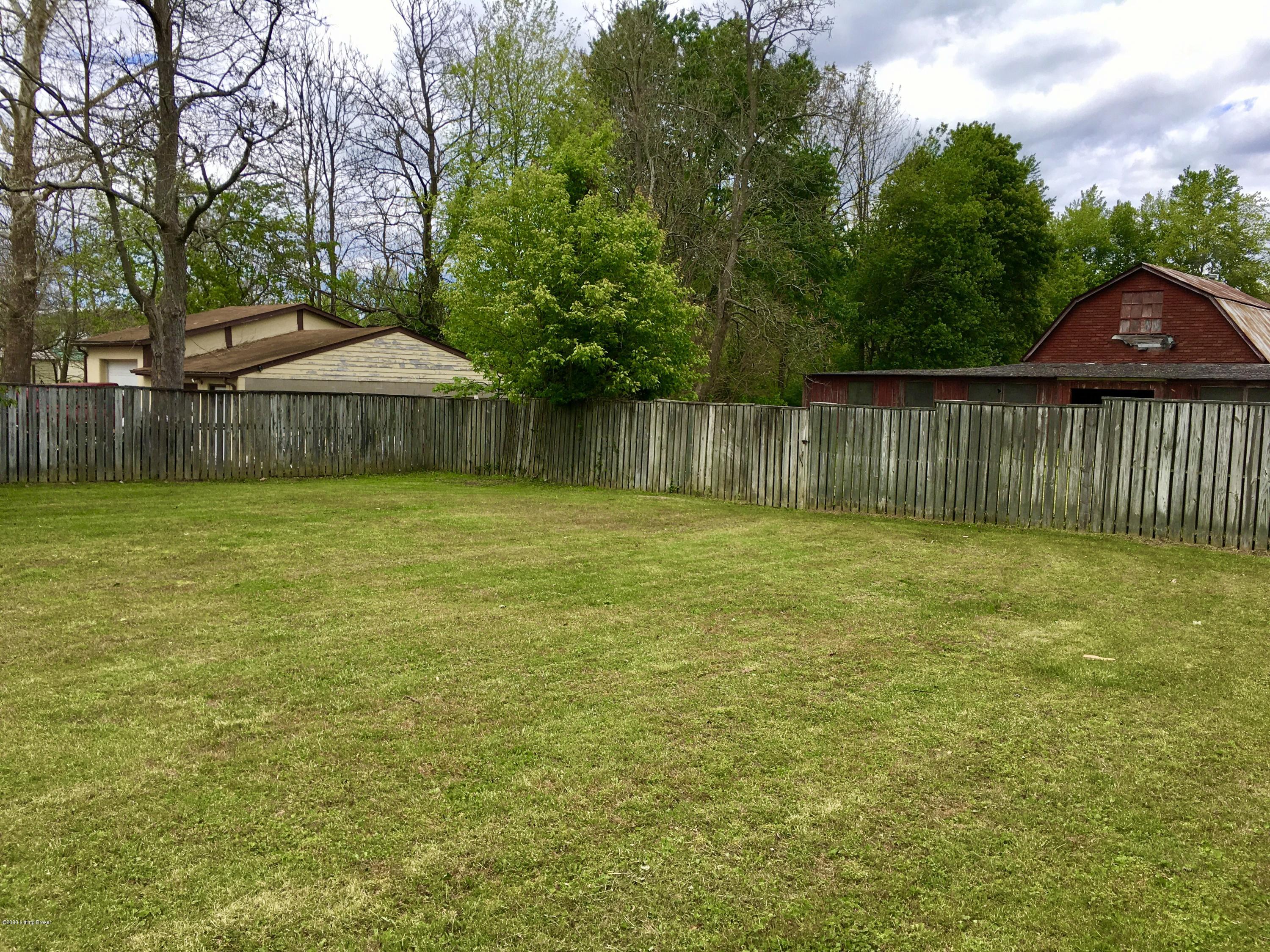10003 Keys Ferry Road Fairdale, KY 40118 - Photo 8 of 41 Photo May 11, 3 55 48 PM