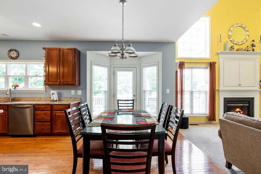 21 Gallery Road Stafford, VA 22554 - Photo 11 of 60 Kitchen table space with door to deck