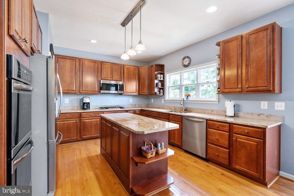 21 Gallery Road Stafford, VA 22554 - Photo 15 of 60 Lots of counter space and cabinets