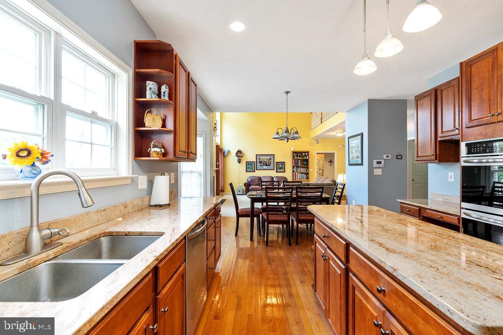 21 Gallery Road Stafford, VA 22554 - Photo 17 of 60 Double sink and granite countertops