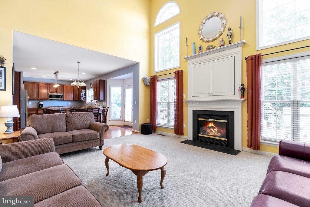 21 Gallery Road Stafford, VA 22554 - Photo 19 of 60 Family room with palladium windows