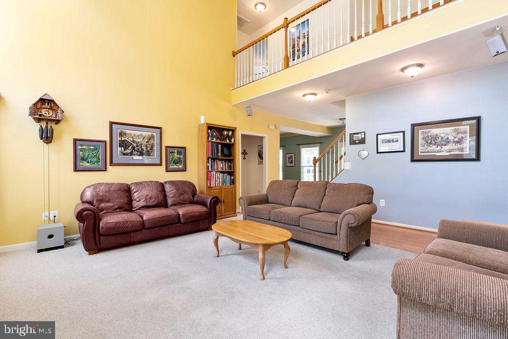21 Gallery Road Stafford, VA 22554 - Photo 20 of 60 Family room with upstairs catwalk