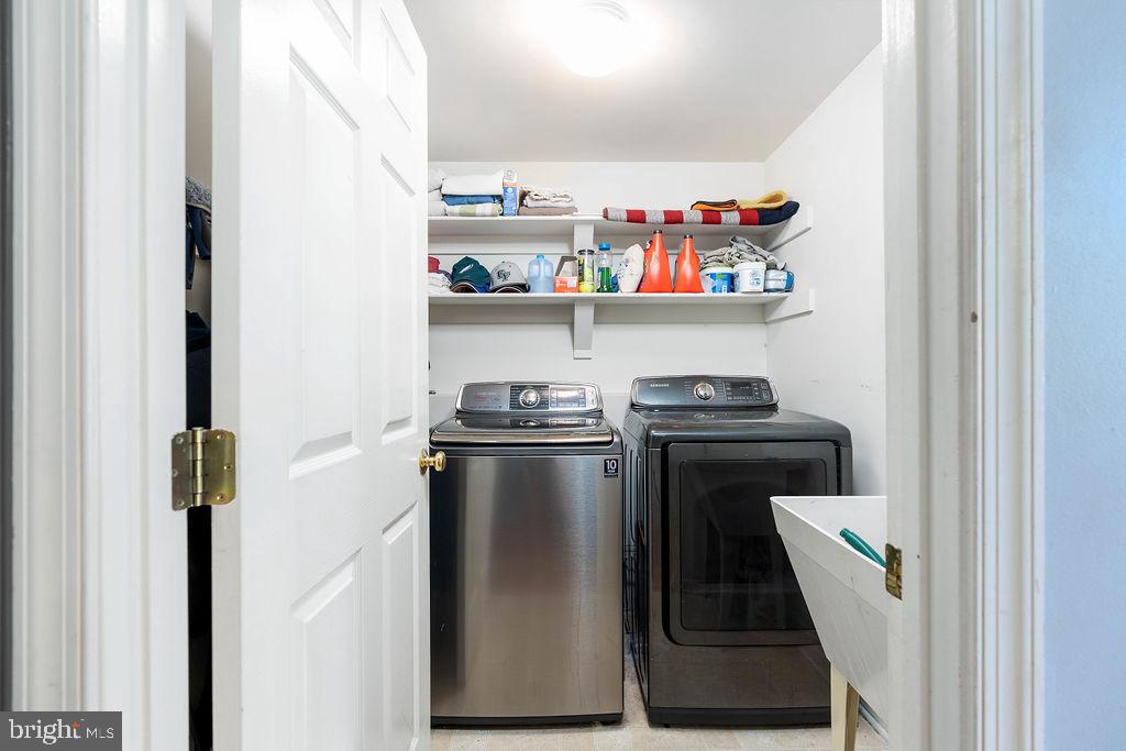 21 Gallery Road Stafford, VA 22554 - Photo 27 of 60 Laundry room between garage and kitchen