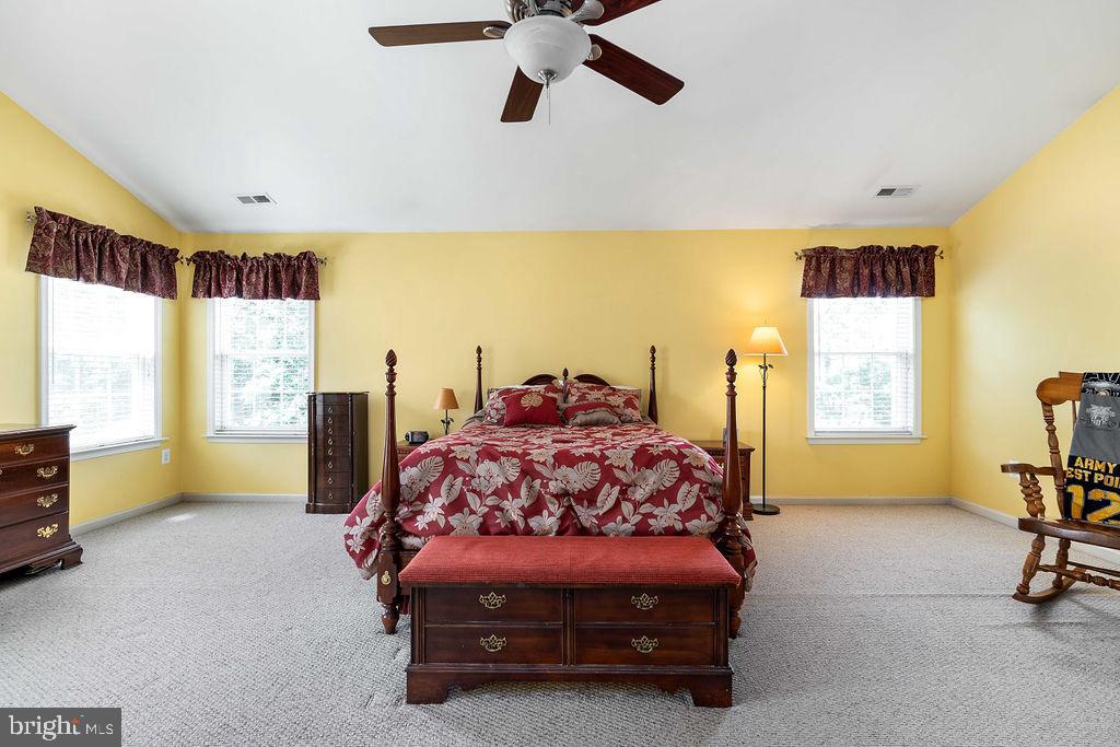 21 Gallery Road Stafford, VA 22554 - Photo 29 of 60 Large owner's Bedroom