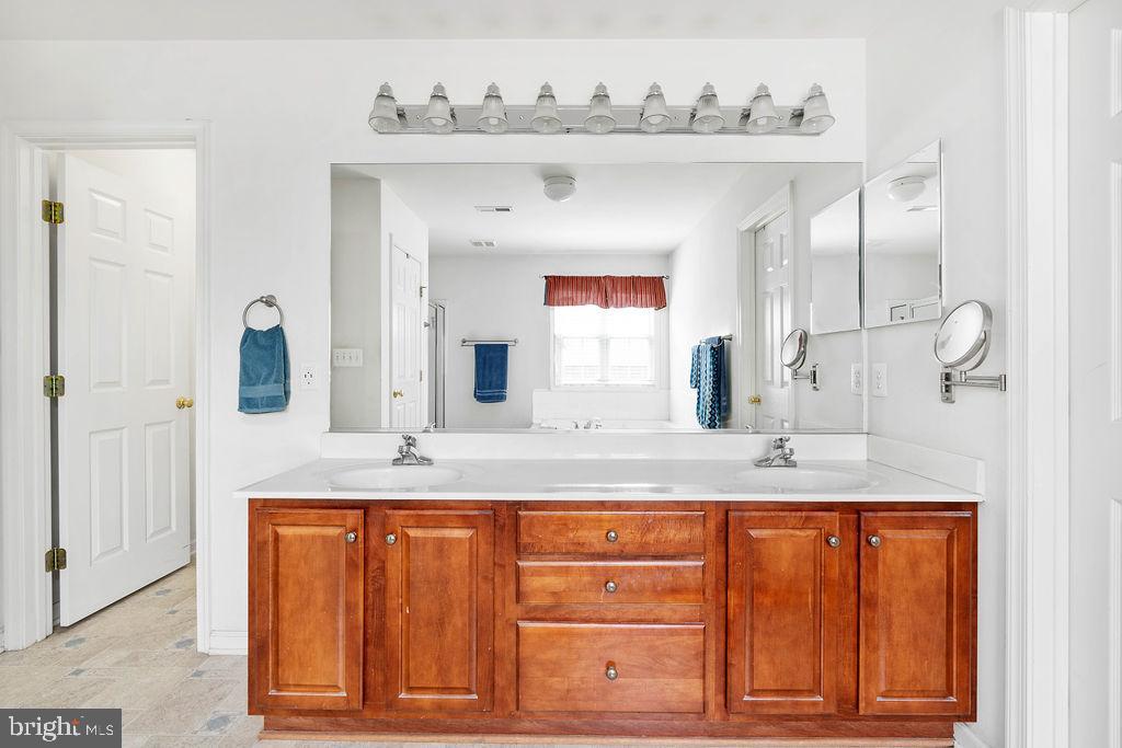 21 Gallery Road Stafford, VA 22554 - Photo 33 of 60 Owner's bathroom with two sinks