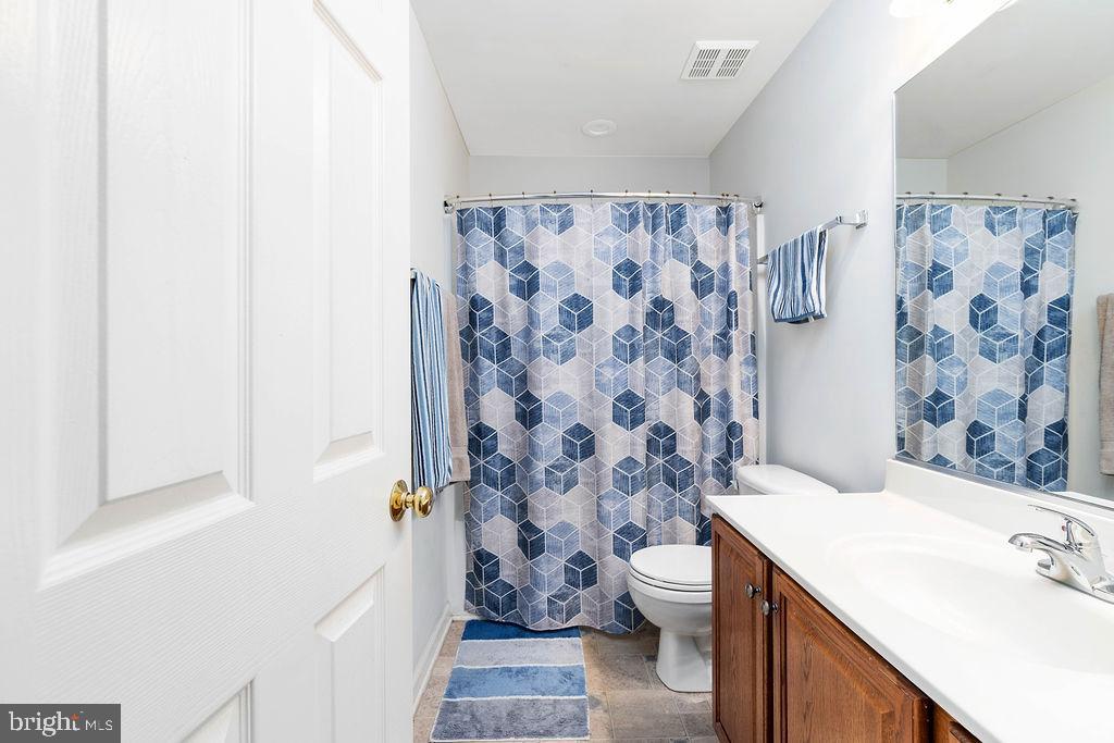 21 Gallery Road Stafford, VA 22554 - Photo 42 of 60 Upstairs hallway bathroom