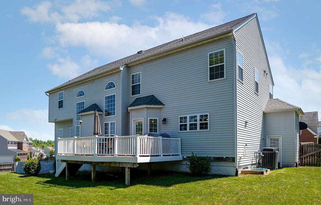 21 Gallery Road Stafford, VA 22554 - Photo 54 of 60 Storage under deck
