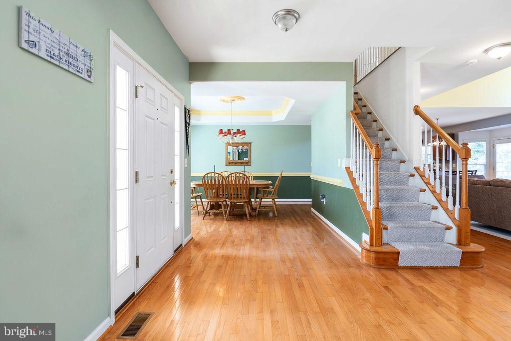 21 Gallery Road Stafford, VA 22554 - Photo 8 of 60 Front entry to dining room