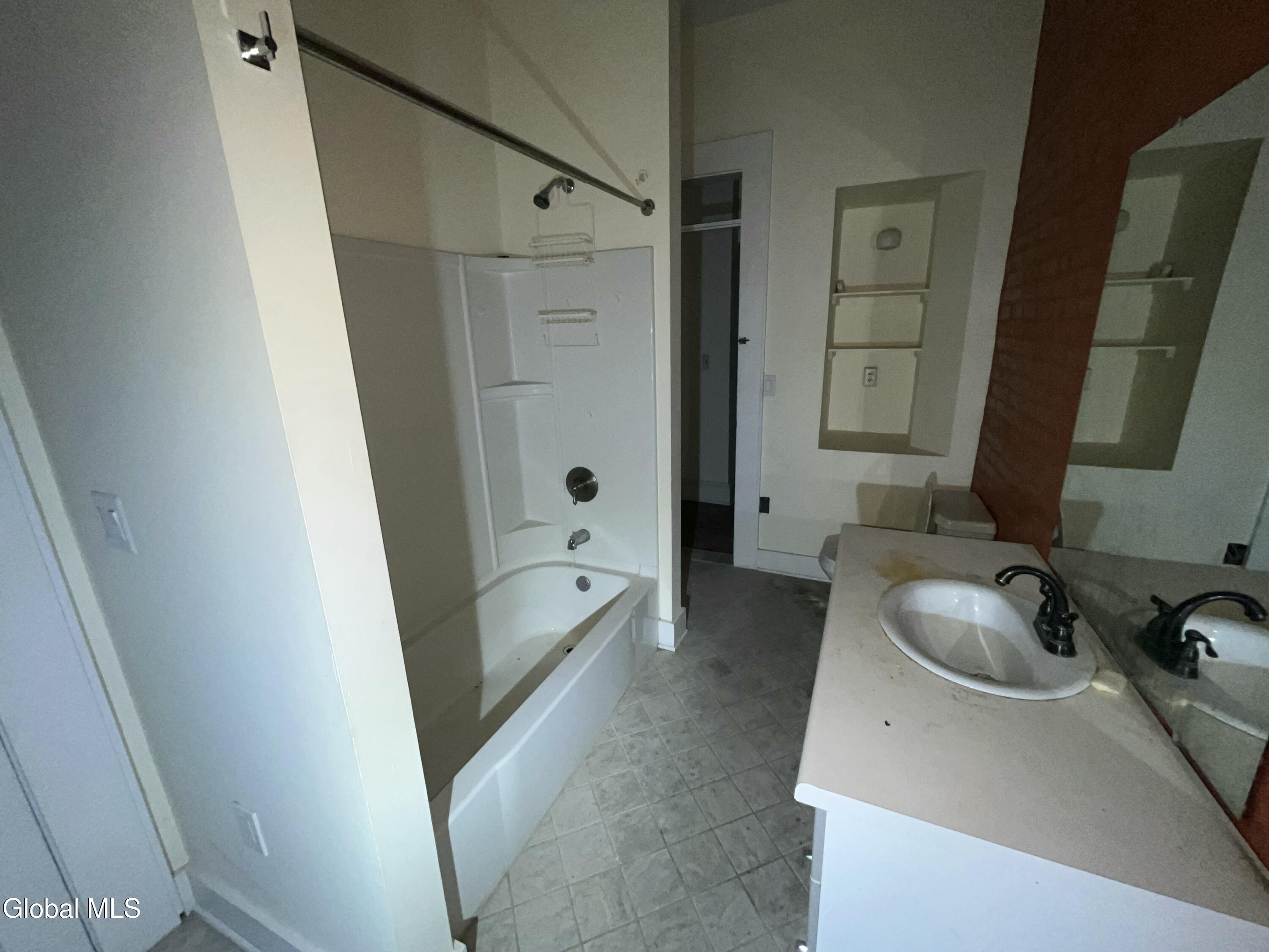 369 Madison Avenue Albany, NY 12210 - Photo 11 of 38 IMG_9752