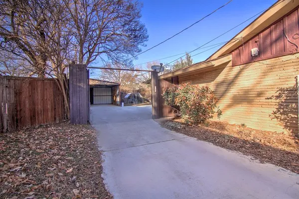 $5,300 | 3763 Vinecrest Drive, Dallas, TX 75229