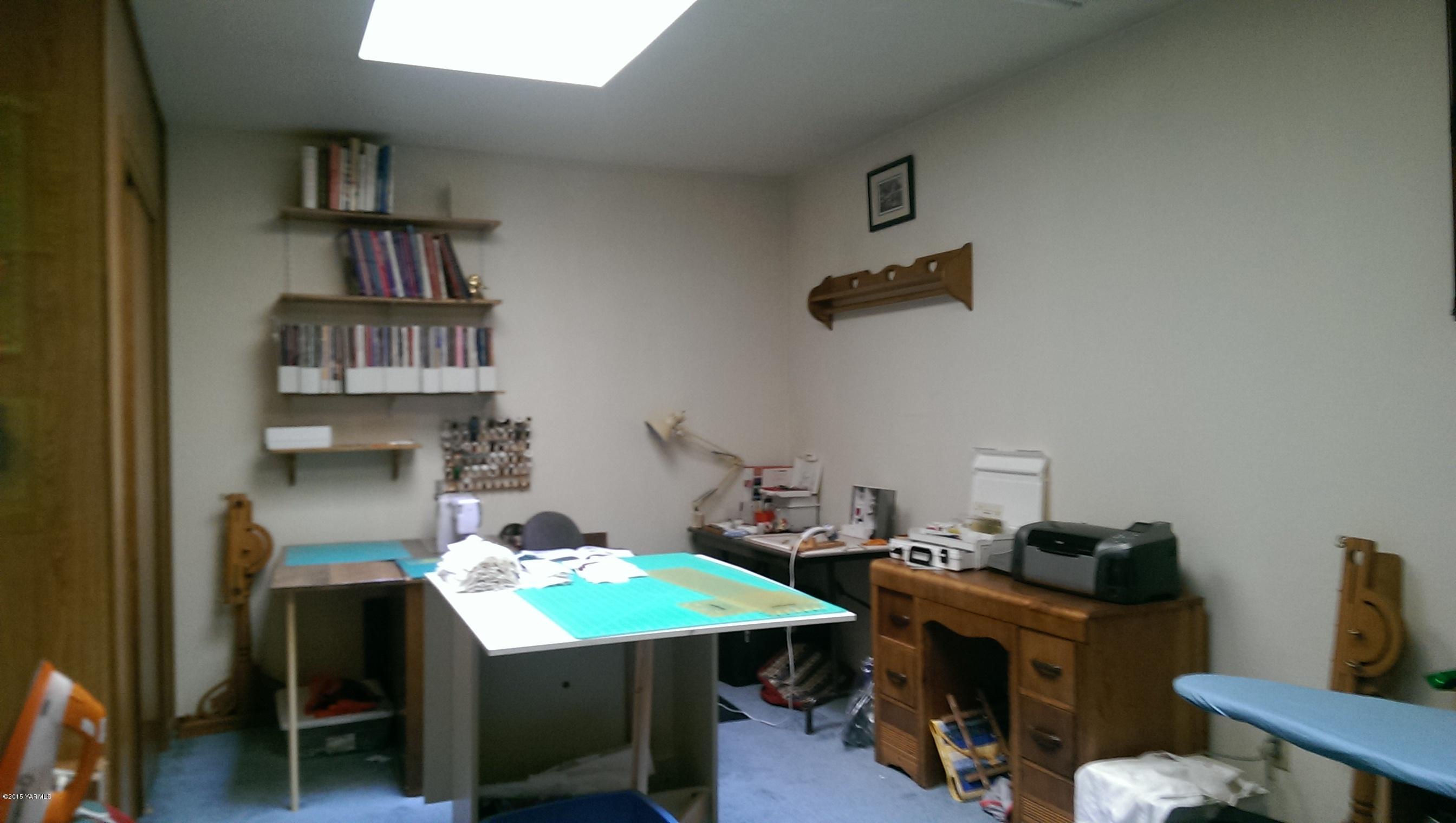120 Funkhouser Road Tieton, WA 98947 - Photo 16 of 19 a view of a workspace with furniture