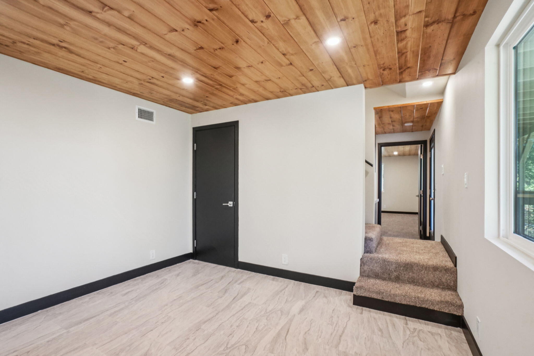 54091 North Ridge Drive Idyllwild, CA 92549 - Photo 26 of 58 a view of an empty room