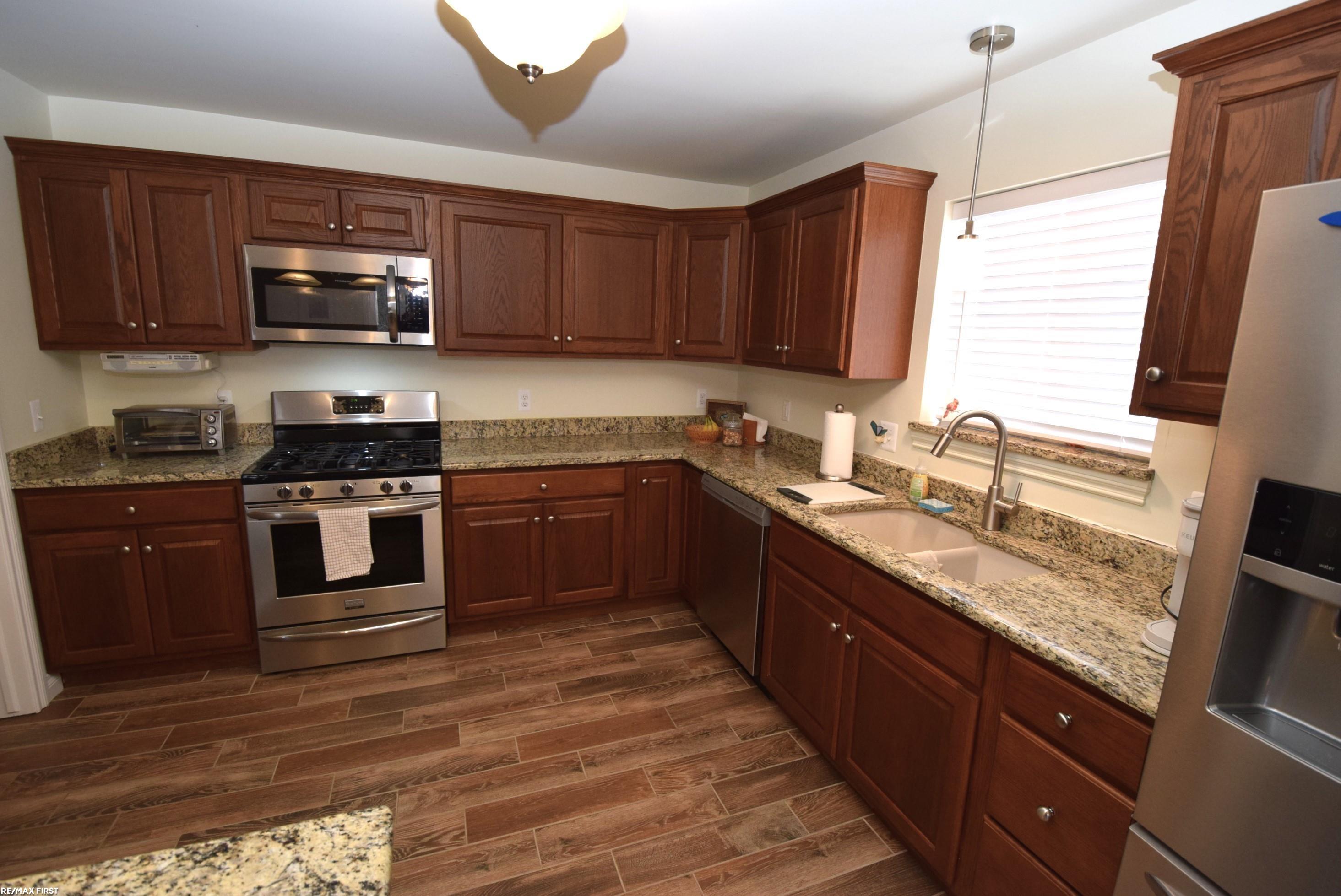 9541 Amy Road Algonac, MI 48001 - Photo 21 of 37