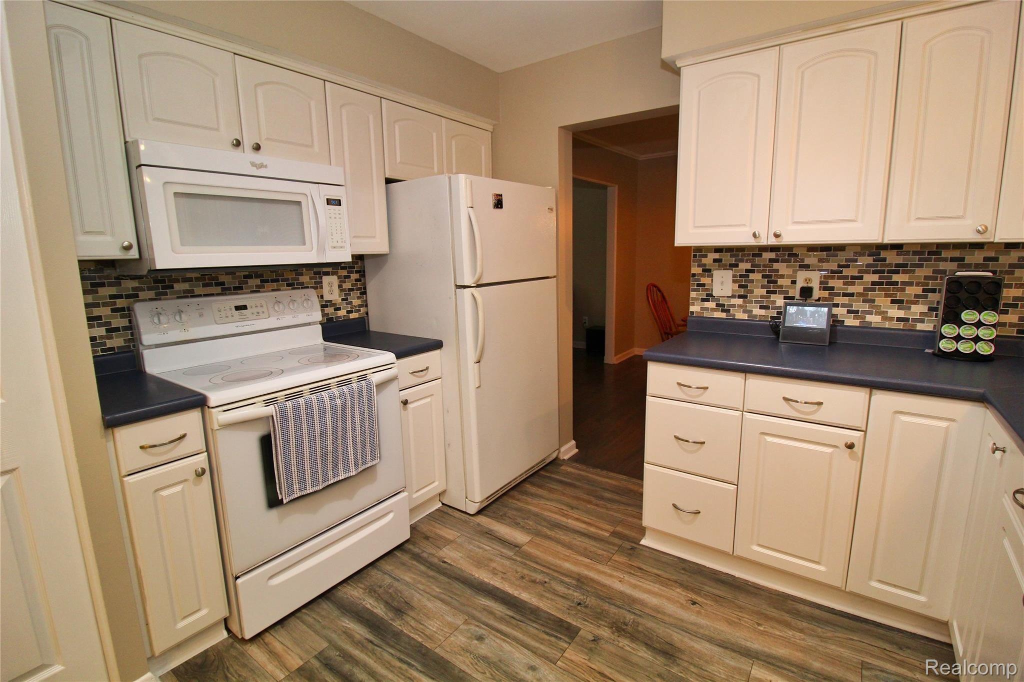 32464 Woody Road Fraser, MI 48026 - Photo 21 of 43 32464+Woody+Fraser-20-original-Kitchen.jpeg