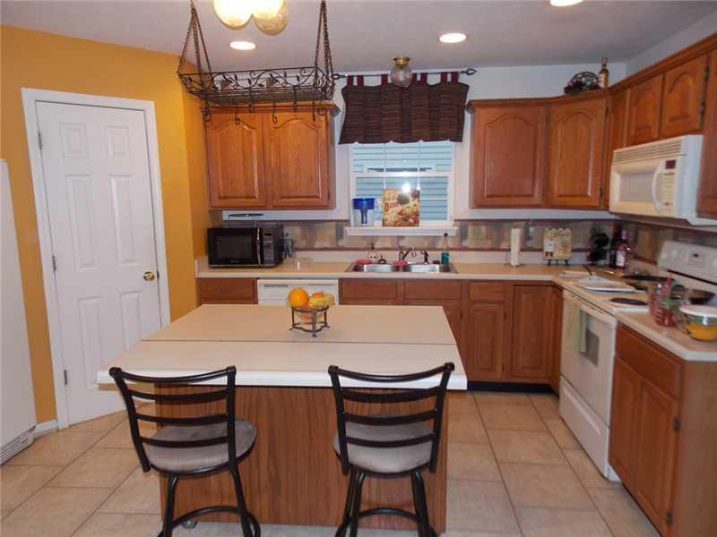 5909 Decatur Ridge Drive Indianapolis, IN 46221 - Photo 3 of 15