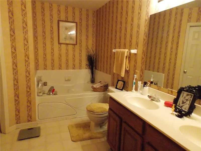 5909 Decatur Ridge Drive Indianapolis, IN 46221 - Photo 10 of 15
