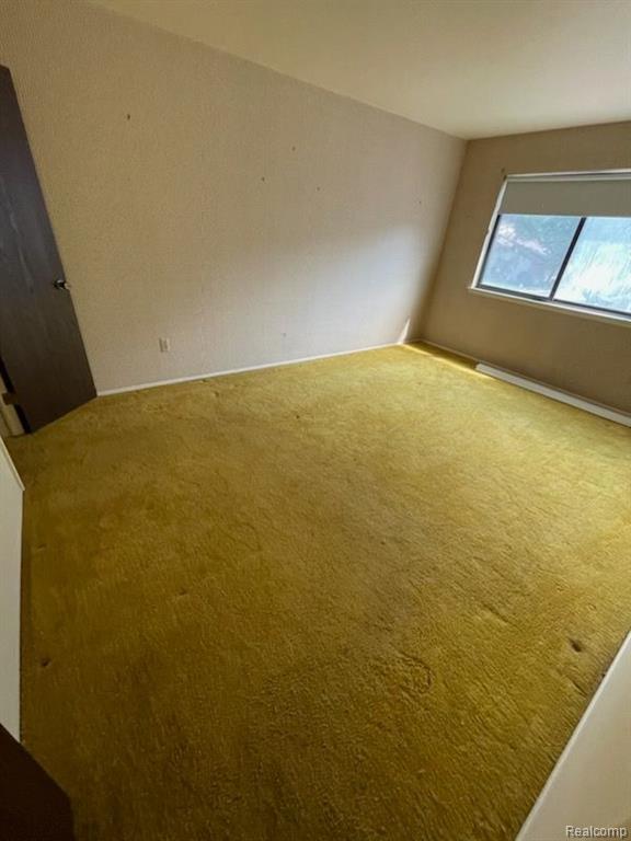 23181 Farmington Road Farmington, MI 48336 - Photo 8 of 17