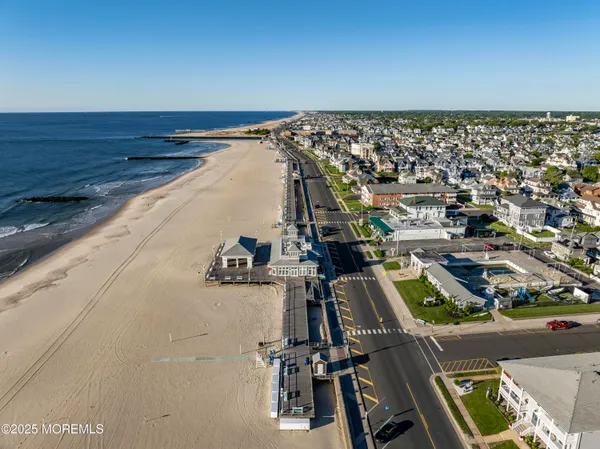 $2,500 | 39 East End Avenue, Avon-by-the-Sea, NJ 07717