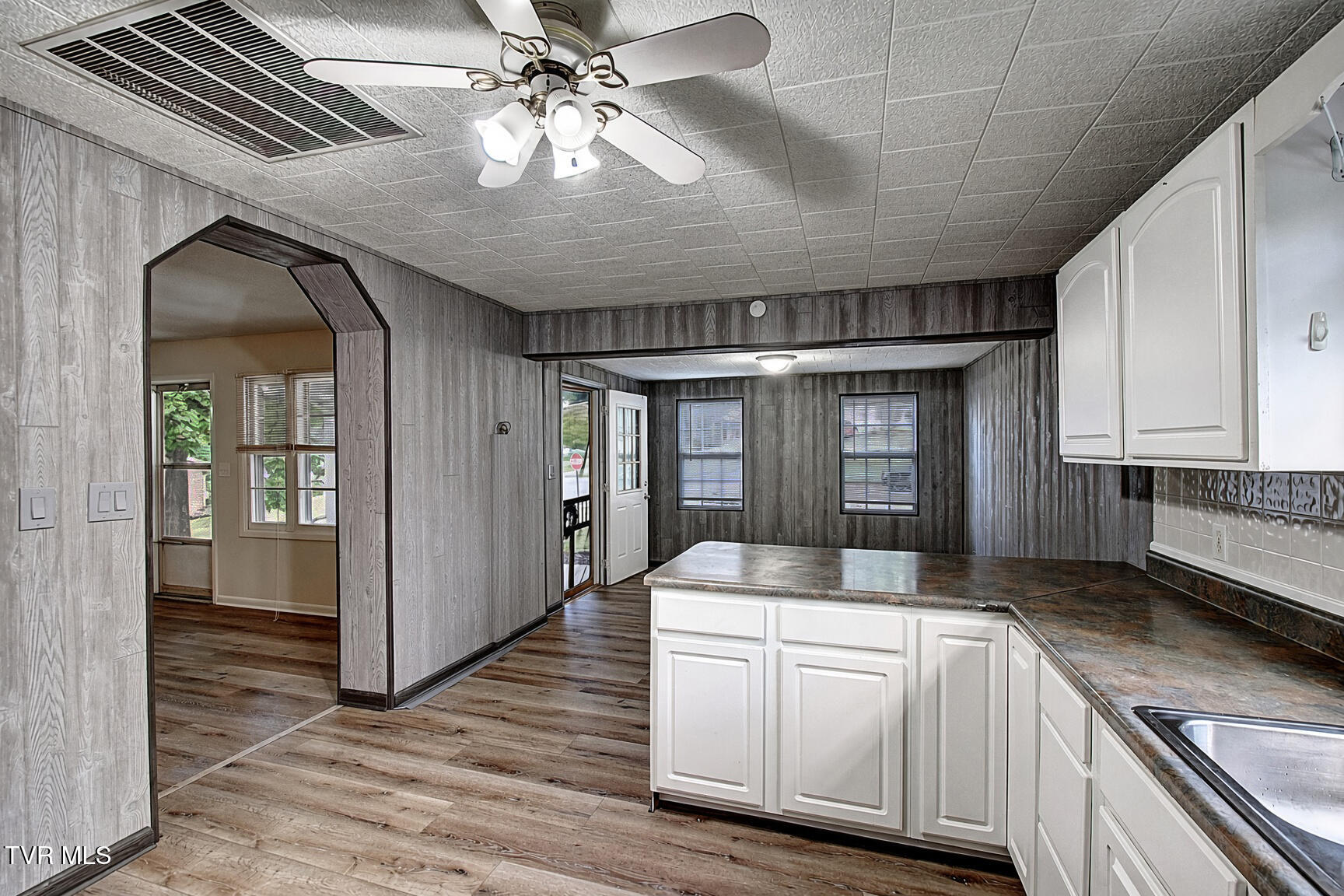 119 Evergreen Road Jonesborough, TN 37659 - Photo 17 of 45 DSC_0118And8more