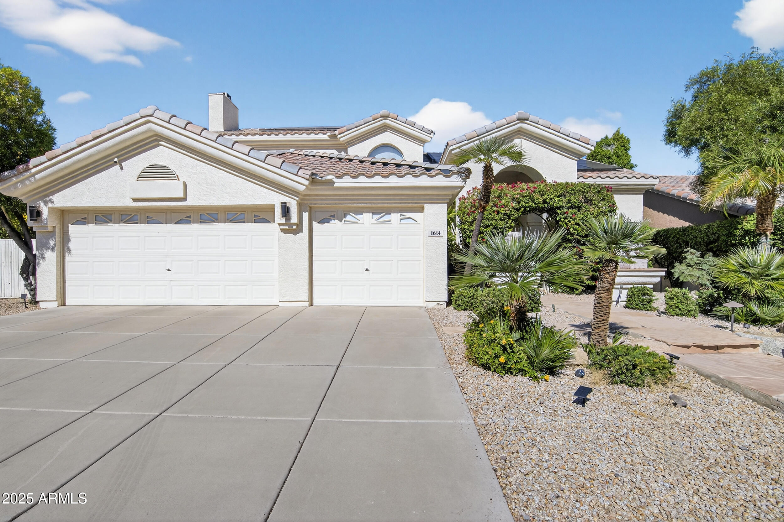 1614 East Kathleen Road Phoenix, AZ 85022 - Photo 30 of 30 front view of a house