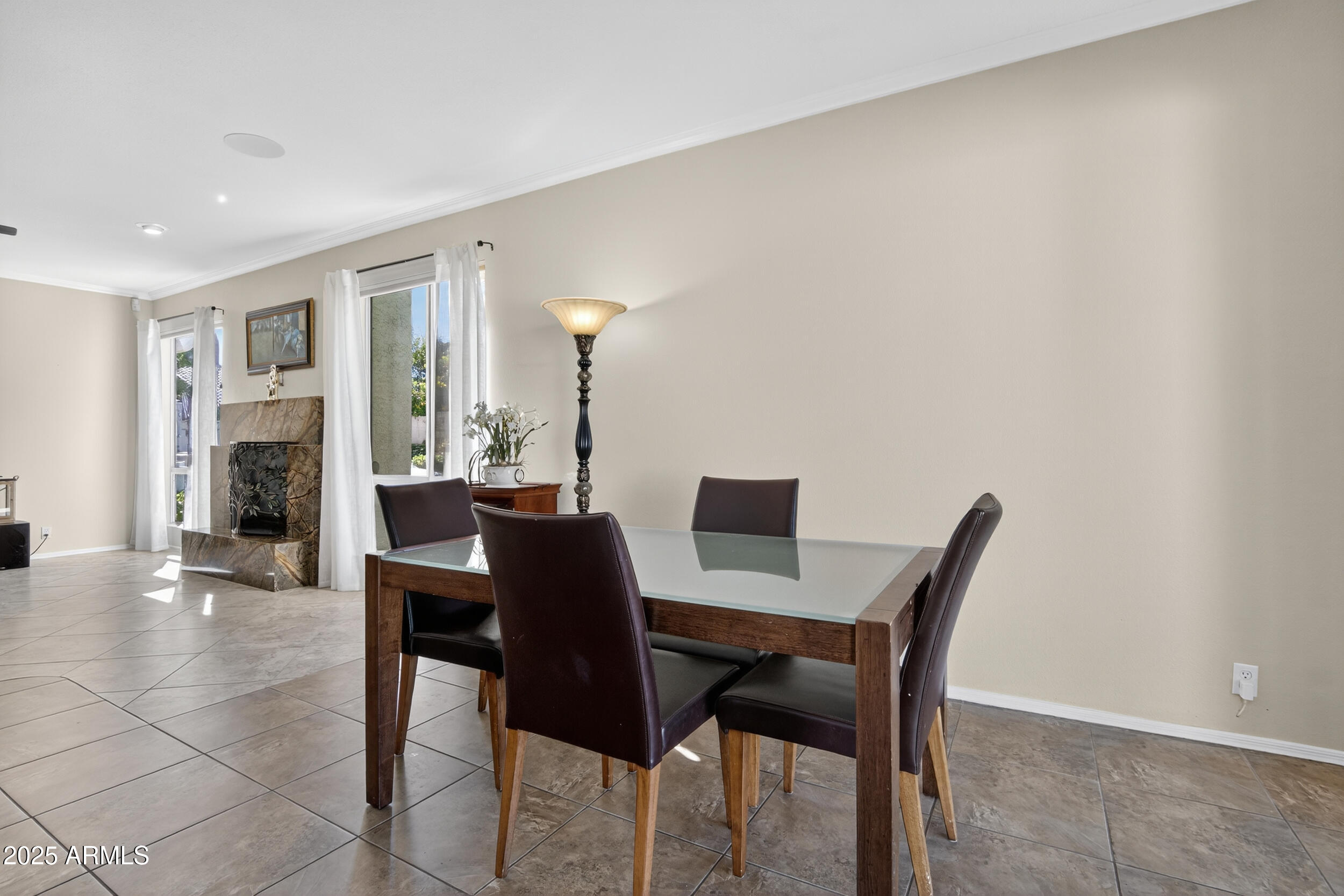 1614 East Kathleen Road Phoenix, AZ 85022 - Photo 10 of 30 a view of a dining room with furniture